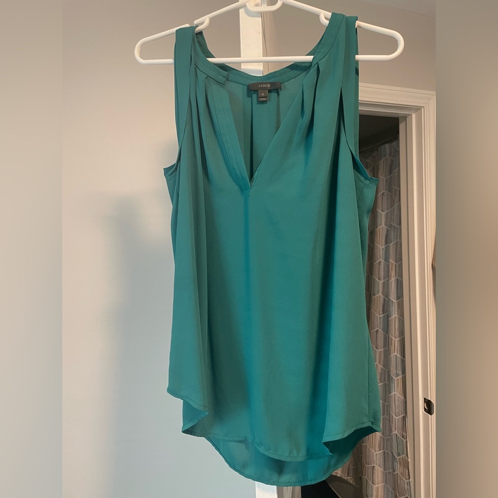 Women’s blouse, no sleeves